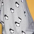 Detská deka Tučniak sivá