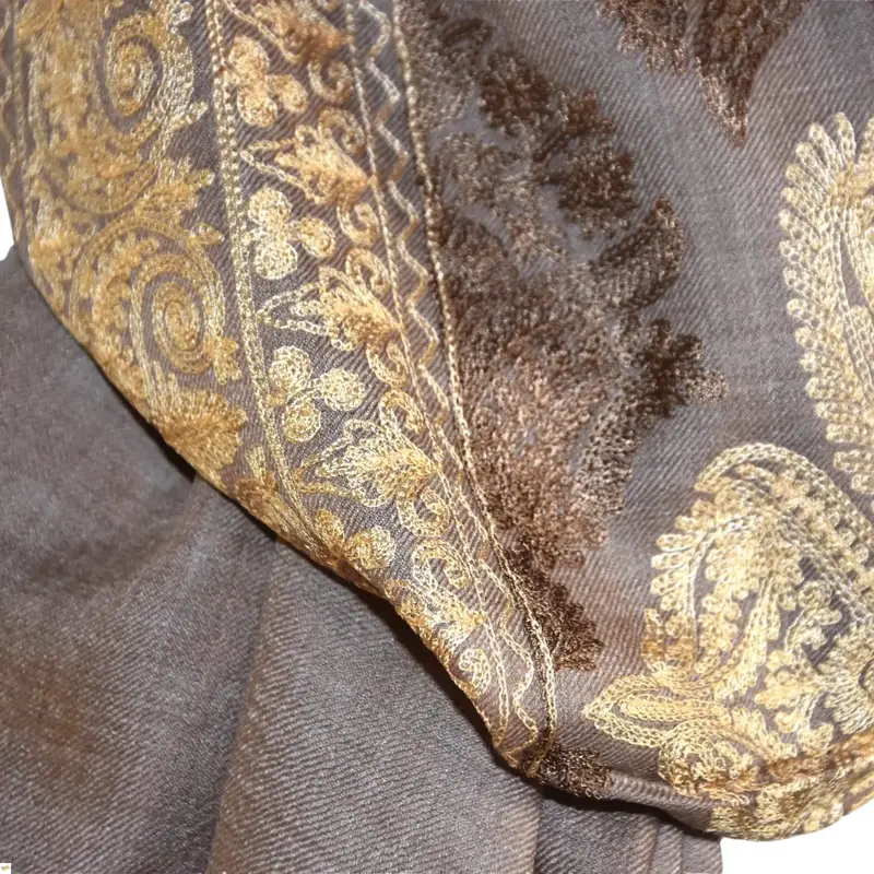 Šál exclusive vyšívaný 52